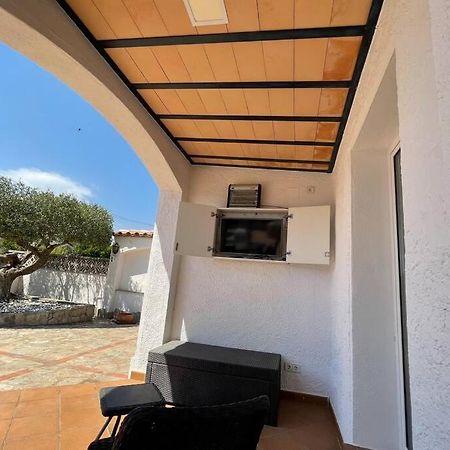 Villa Cozy Empuriabrava Piscina Privada المظهر الخارجي الصورة